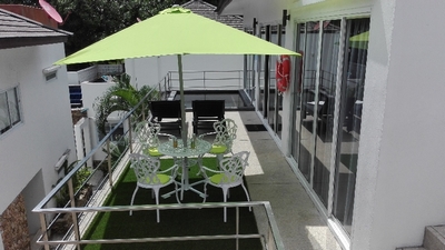 Photo 29 English, cheap pool terrace rooms and lounge, Koh Samui thailande